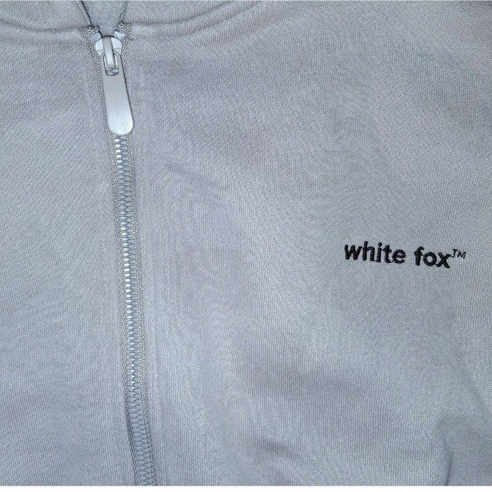 White Fox - Picture 2 of 5
